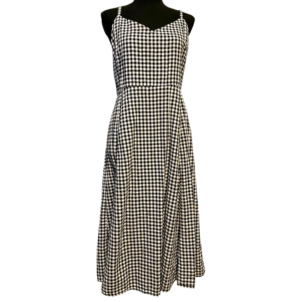 Cute Gingham plaid gap dress.  Medium